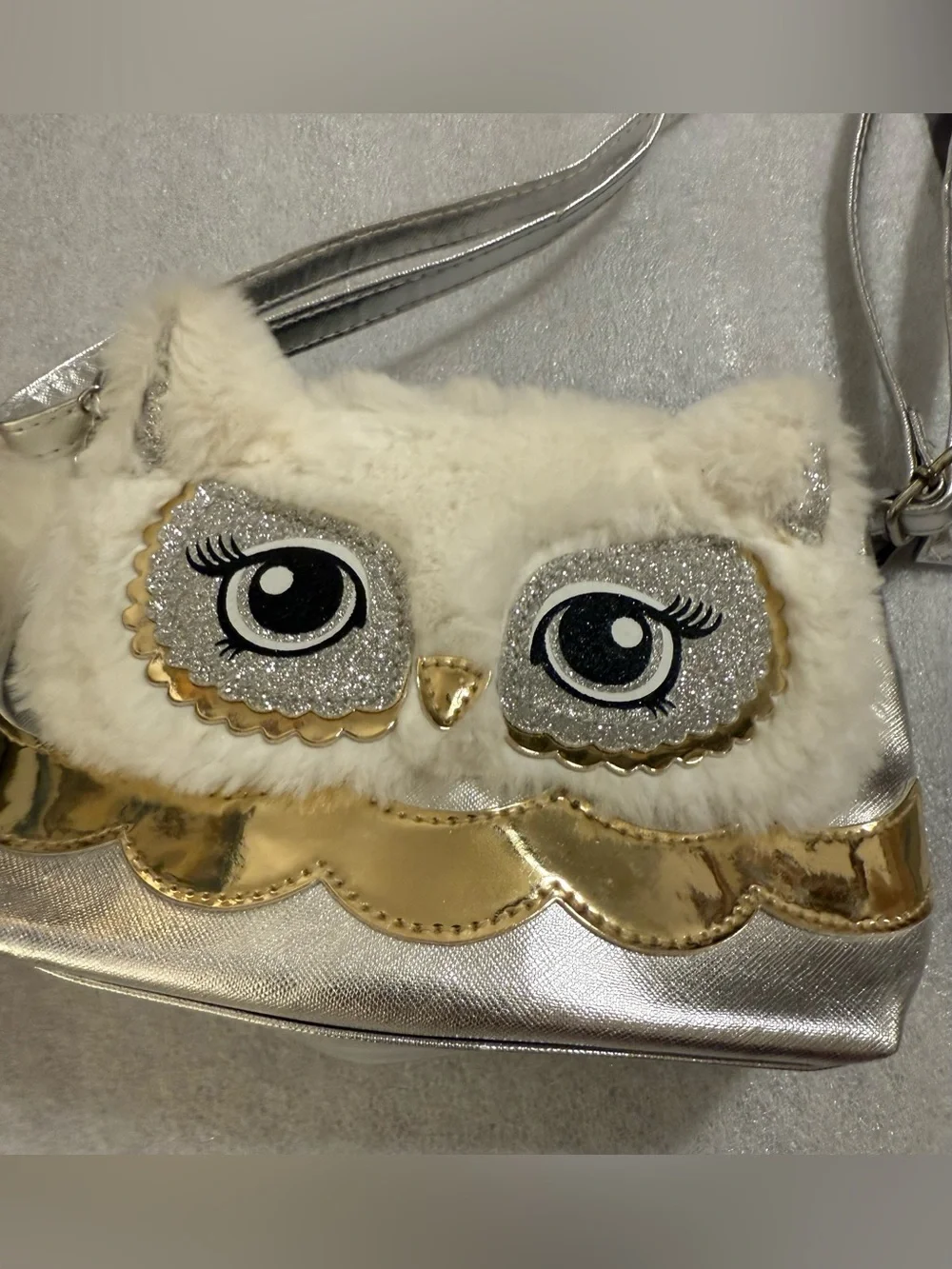 Justice Faux Fur Metallic Owl Critter Crossbody Purse.  W/metallic silver body.